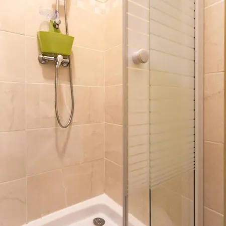 Appartement L'amandier Furnished Flat Nice