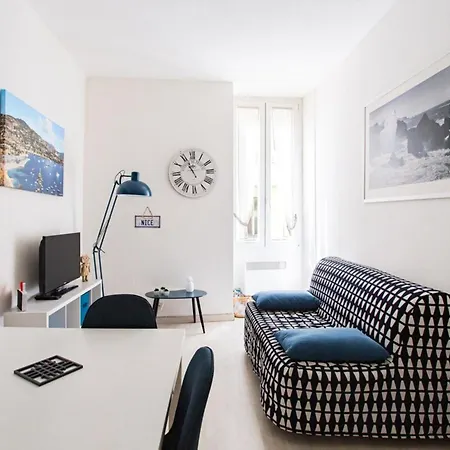 Appartement L'amandier Furnished Flat *
